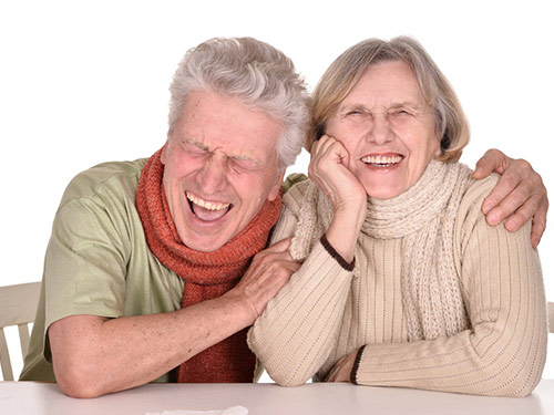 Bài thuốc đơn giản - nụ cười làm tăng trí nhớ người già