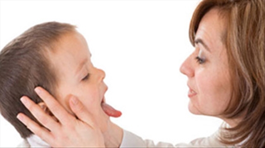 Trẻ bị hôi miệng phải làm sao để không ảnh hưởng đến sức khỏe?