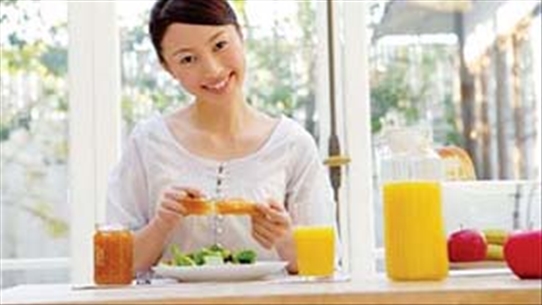 Hướng dẫn các bạn chế độ ăn uống đúng cách để đảm bảo sức khỏe cho sản phụ