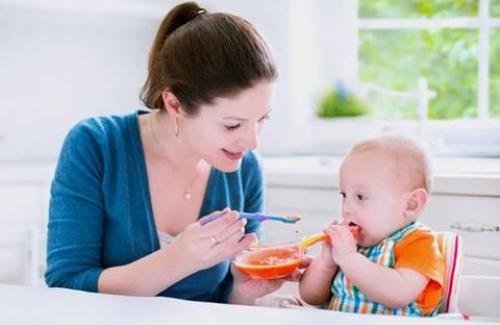 Mách mẹ 5 điều cần nhớ để cho con ăn đúng cách giúp con tiêu hóa tốt