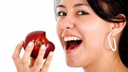 Bật mí top 14 thực phẩm giúp răng trắng sáng khỏe đẹp tự nhiên
