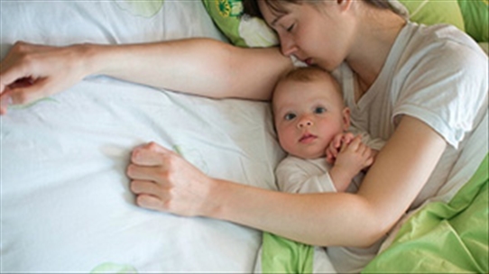 Tìm hiểu nguyên nhân và giải pháp khi bé yêu khó ngủ