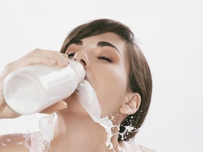 Hướng dẫn cách uống sữa có lợi cho cơ thể của chúng ta