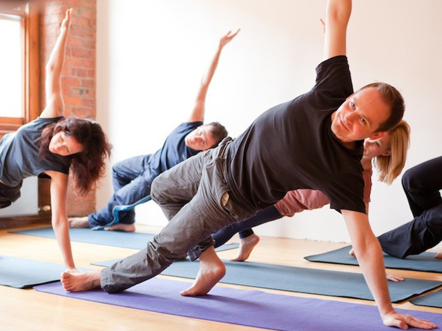 Muốn "hạ gục" đau lưng mạn tính, hãy tập yoga thường xuyên!
