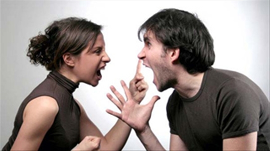 Tại sao phải to tiếng: Nam giới cãi nhau, vừa tổn thương vợ vừa làm đau mình