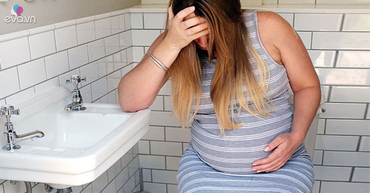Bị táo bón khi mang thai 3 tháng đầu, khi đi vệ sinh có nên rặn không?
