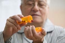 Người cao tuổi nên dùng thuốc kháng sinh như thế nào, có thể bạn chưa biết