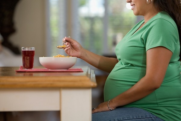 Phụ nữ mang thai không nên để tình trạng thừa cân, béo phì