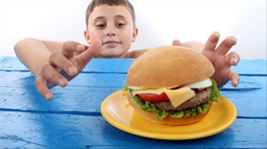 Chế độ ăn cho trẻ em bị bệnh béo phì cần lưu ý những gì?