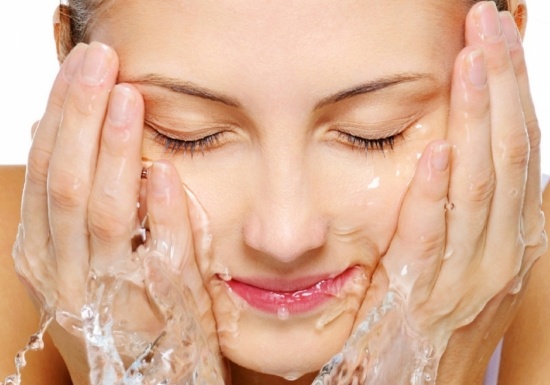 5 cách rửa mặt mùa đông chị em phụ nữ nhất định phải thử