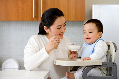 Dinh dưỡng cho trẻ “mùa” sởi, thủy đậu - Các mẹ cẩn thận chăm sóc cho con nhé!
