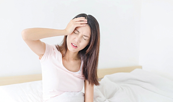 Khi bị đau đầu kinh khủng kéo dài thì nên uống thuốc gì?
