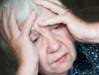 10 dấu hiệu sớm cảnh báo bệnh Alzheimer bạn nên biết