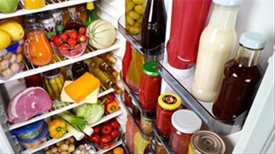 Thói quen dự trữ thực phẩm trong tủ lạnh chống bão thế nào?