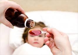 Trẻ bị viêm phổi cần những lưu ý khi dùng thuốc như thế nào?