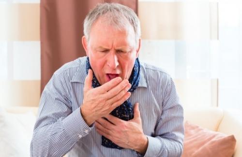 Người cao tuổi nên cẩn trọng với bệnh viêm phổi mùa lạnh