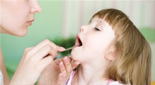 Cách chăm sóc trẻ bị viêm đường hô hấp trên không phải ai cũng biết