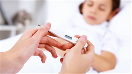 Mách cha mẹ một số phương pháp trị sốt cho trẻ chỉ với lá chanh