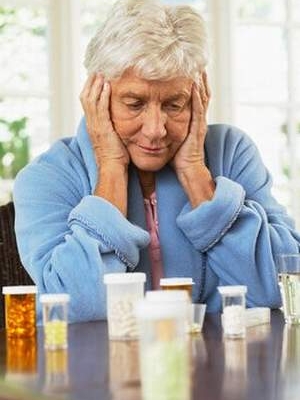 Phản ứng phụ do thuốc ở người già và cách dự phòng, bạn có biết?