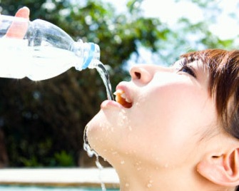 7 dấu hiệu cảnh báo cơ thể thiếu nước ai cũng nên biết