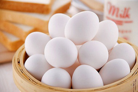 Sạch mà không sạch: Giúp bạn cách lựa chọn trứng gà an toàn ngoài chợ