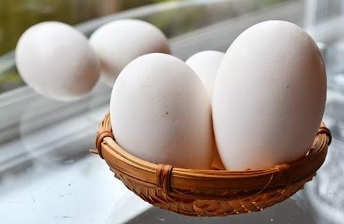 Bà bầu ăn trứng ngỗng như thế nào để tránh nguy cơ mắc bệnh thừa chất?