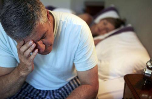 Cách khắc phục chứng tiểu đêm ở người cao tuổi như thế nào?