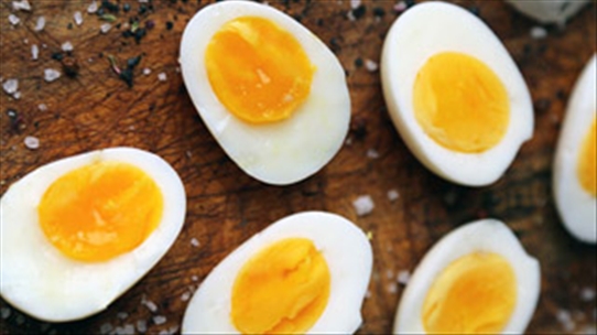 Lời khuyên từ chuyên gia: Không nên ăn quá 3 lòng đỏ trứng gà 1 tuần