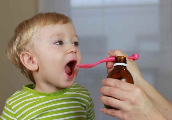 Khuyến cáo 6 thực phẩm tuyệt đối không cho trẻ ăn khi uống thuốc