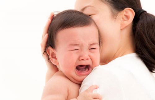 Nguyên nhân trẻ hay khóc đêm và cách khắc phục mẹ nên biết