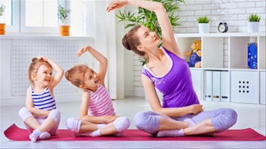 Mách nhỏ 7 động tác yoga giúp bạn khỏe mạnh, trẻ trung