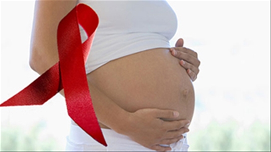 Hướng dẫn cách chăm sóc phụ nữ nhiễm HIV khi mang thai