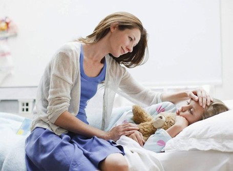 Bật mí cho bạn cách chăm sóc bé bị sốt xuất huyết tại nhà