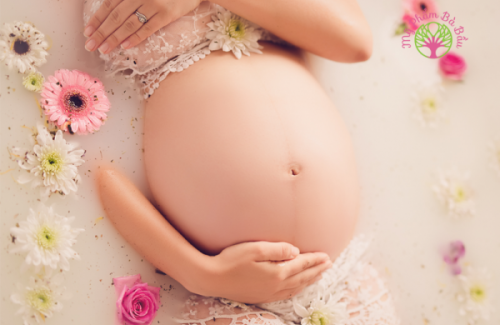 Bà bầu tắm khi mang thai, đừng “dại“ tùy tiện vệ sinh rốn nếu không muốn bị sảy thai