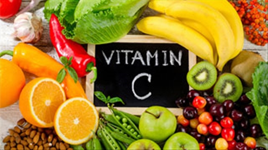 Kiêng Vitamin C khi mắc sốt xuất huyết, sự hiểu nhầm tai hại mà nhiều người mắc phải