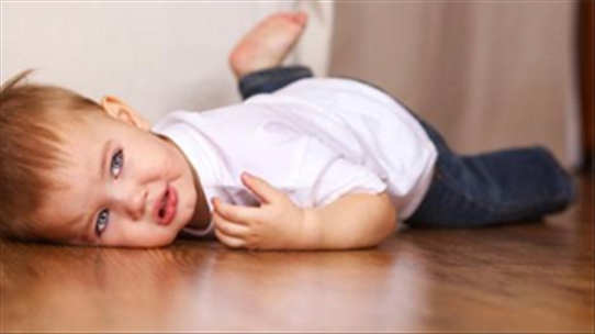 Những nguyên nhân nào có thể gây động kinh ở trẻ nhỏ?
