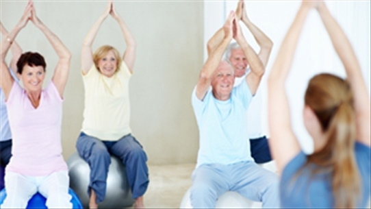 Nhẹ nhàng tập thể dục khi trung niên vô cùng tốt cho sức khỏe