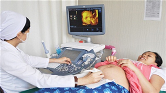 Cần khám thai và siêu âm định kỳ để phát hiện sớm dị tật ở thai nhi