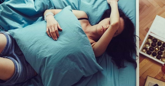 Đây là những vấn đề về giấc ngủ mà bạn sẽ gặp phải trong kỳ 'đèn đỏ'