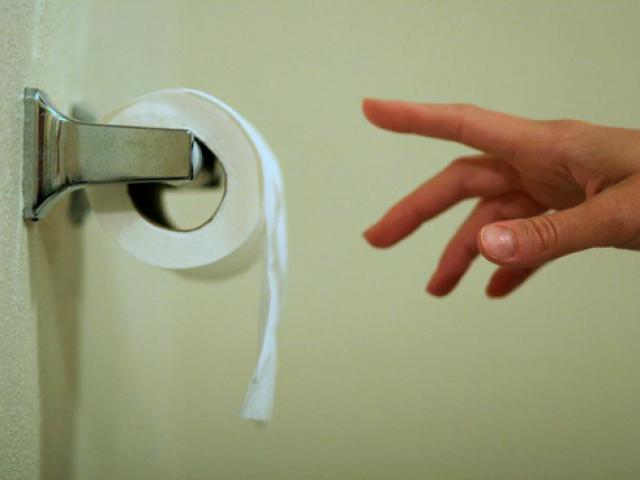 Dùng giấy vệ sinh nhiều có thể bị bệnh trĩ - Các bạn hãy tham khảo thêm về thông tin này nhé!