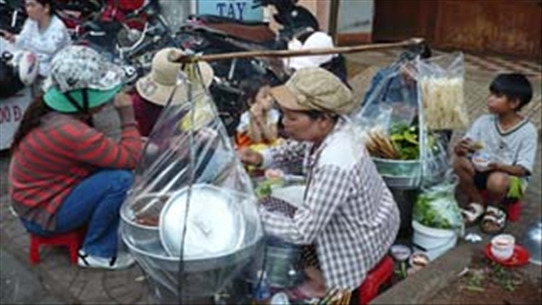 Những thói quen ăn uống hết sức nguy hiểm của người Việt