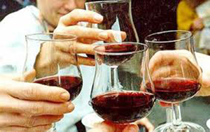 Cách bảo vệ sức khỏe sau khi uống rượu phái mạnh nên cẩn trọng