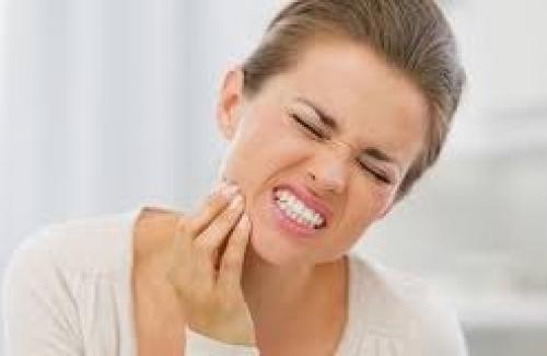 Cẩm nang 11 cách giúp bạn tạm thời cắt cơn đau răng