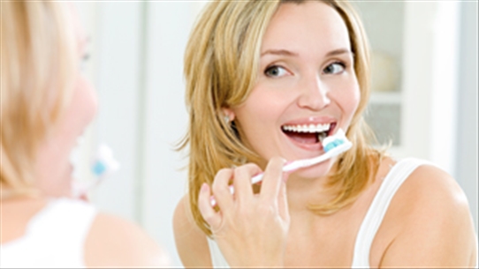 Hướng dẫn các chị em cách vệ sinh răng miệng khi mang thai