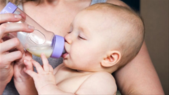 Biểu mẫu cho trẻ 2 tháng tuổi bú sữa công thức mẹ nên biết