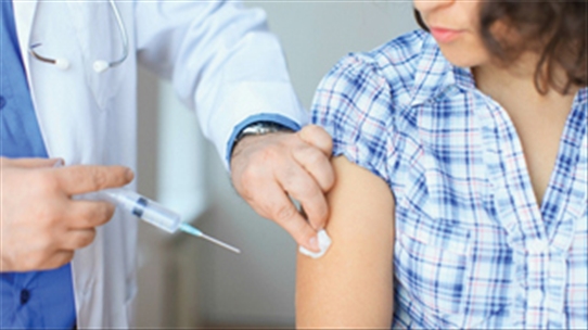 Phòng ngừa ung thư cổ tử cung cho phụ nữ bằng vắc-xin HPV