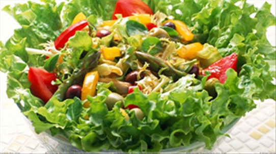 Cải thiện thói quen ăn nhiều rau có thể giúp giảm ung thư vú?