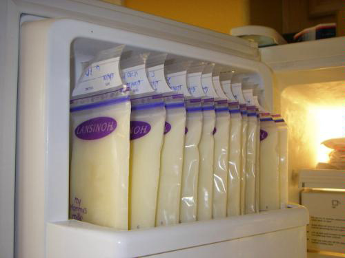 Hướng dẫn cách bảo quản sữa mẹ chuẩn, không lo mất chất