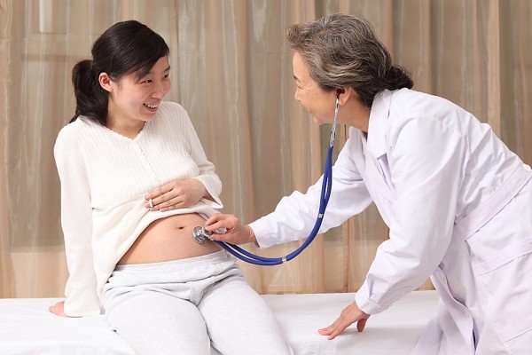 Những dấu hiệu thai ngoài tử cung mà sản phụ cần biết