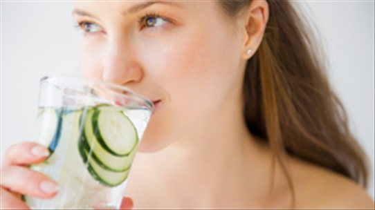 Cơ thể thay đổi thế nào khi uống ít nước bạn có biết không?